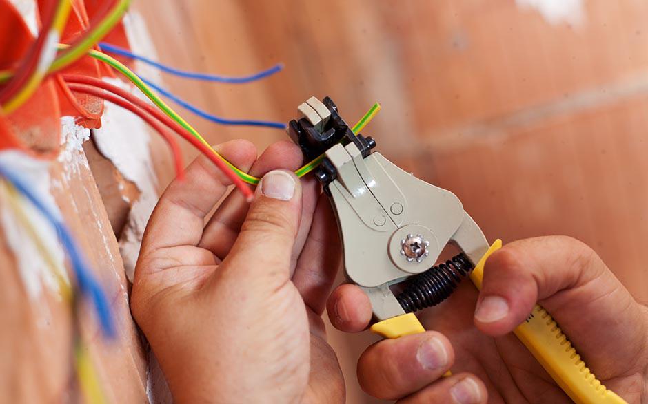 besoin d'un électricien Parmain